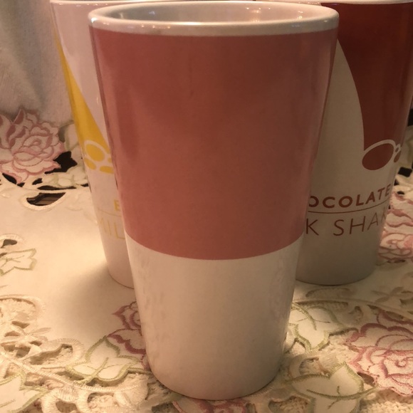 DONATED Three vintage ceramic milk shake glasses 5.5”x3.25” - Picture 4 of 13